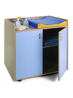 Mueble cambiador con puertas