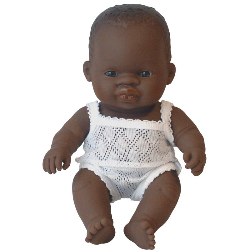 Niño africano con ropa interior 21 cm.
